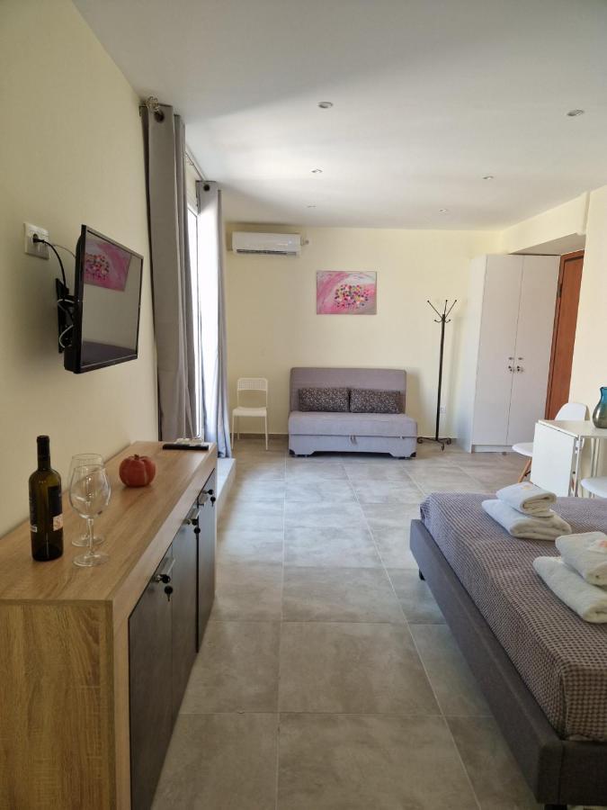 Ermou Studio Apartment Афіни Екстер'єр фото
